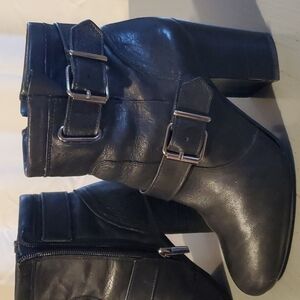 Vince Camuto-Womens Ankle Booties boots buckle Biker Moto Supple leather Sz.8